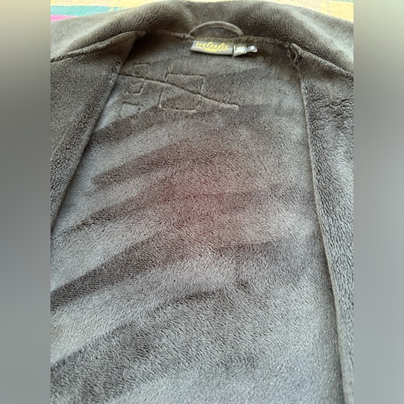 Icelandic Design Button Up Jacket - Picture 8 of 12